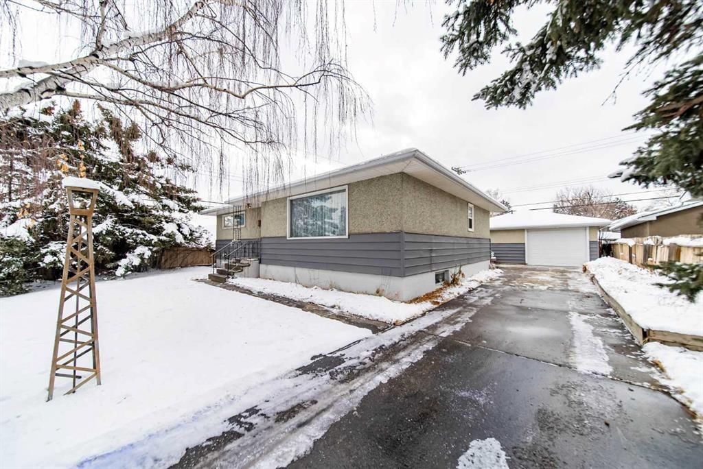 1109 40 Avenue NW, Calgary — photo 2 of 37