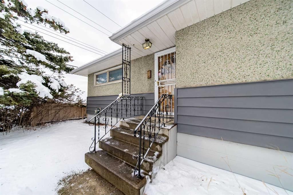 1109 40 Avenue NW, Calgary — photo 3 of 37