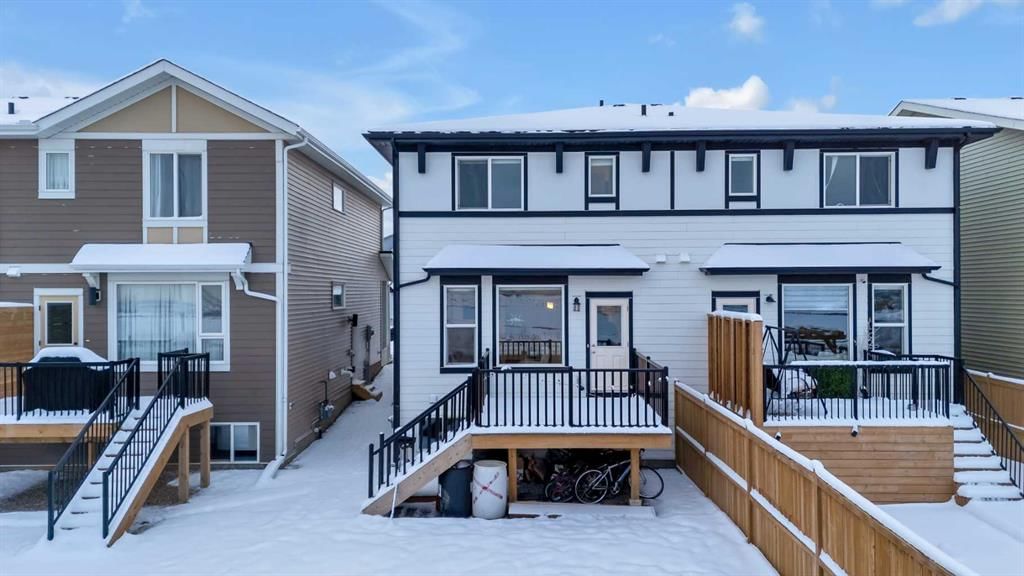 175 Creekstone Way SW, Calgary — photo 5 of 38