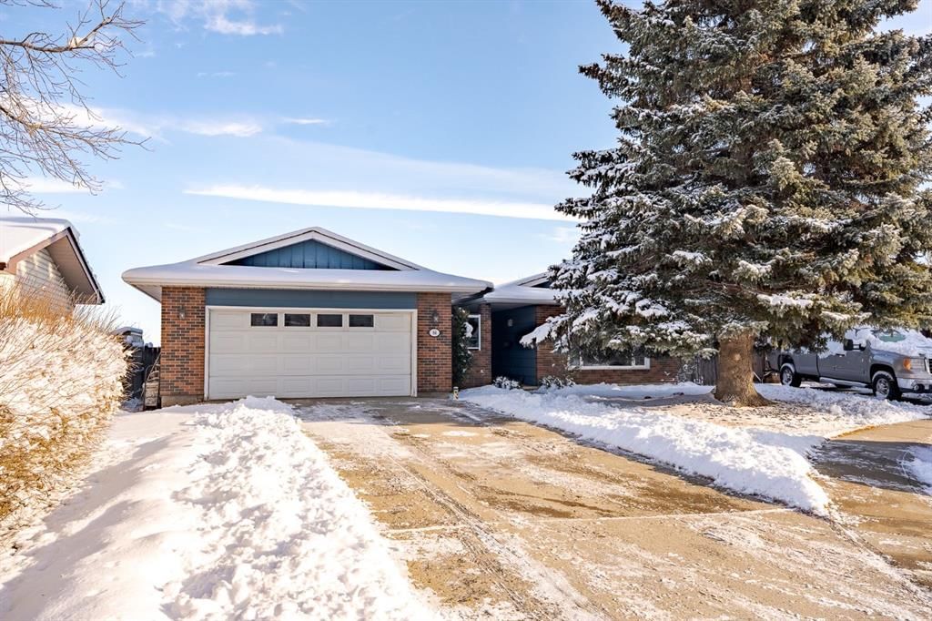 84 Thornaby Crescent NW, Calgary — main listing photo