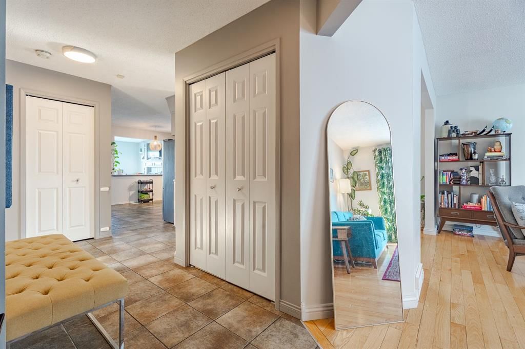 84 Thornaby Crescent NW, Calgary — photo 5 of 42