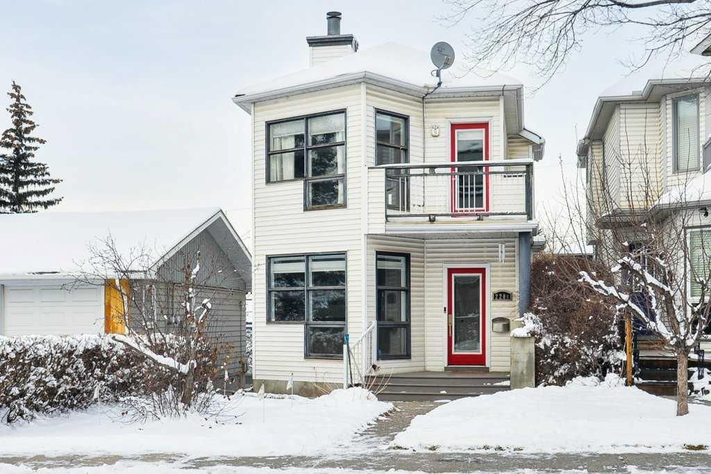 2206 30 Avenue SW, Calgary — main listing photo