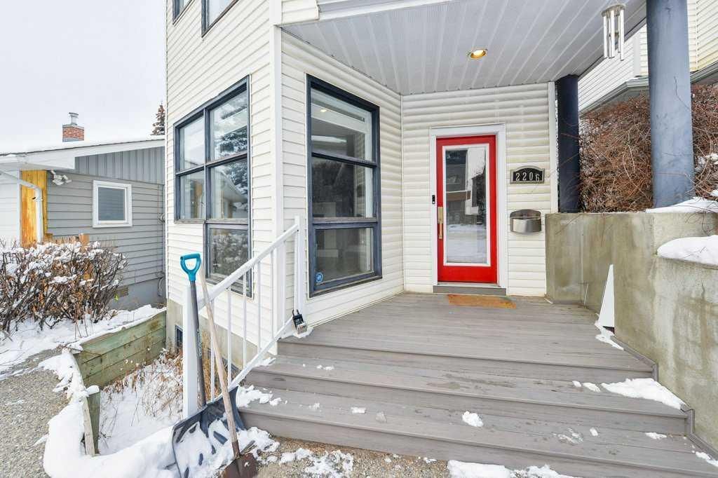 2206 30 Avenue SW, Calgary — photo 2 of 38