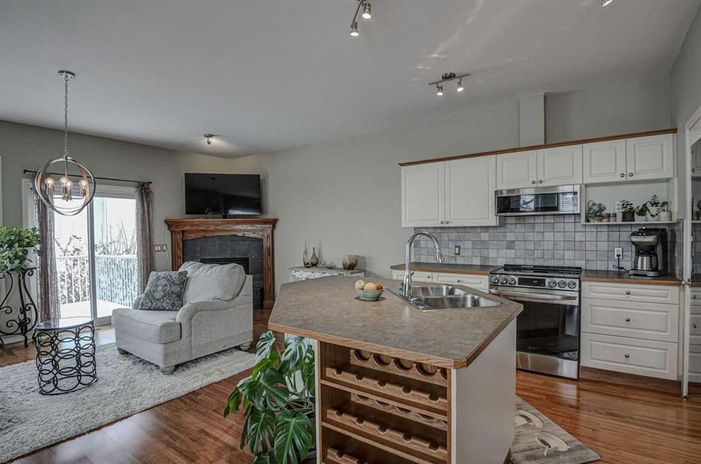 96 Hampstead Green NW, Calgary — photo 4 of 31