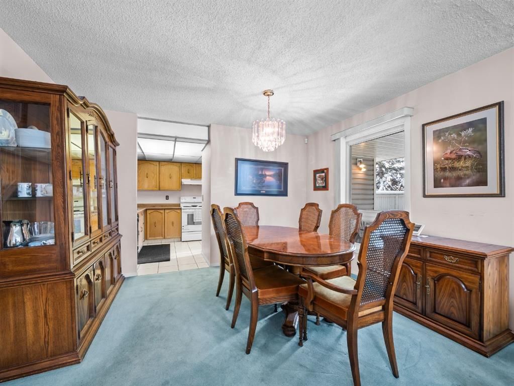 29 Millrise Lane SW, Calgary — photo 5 of 25