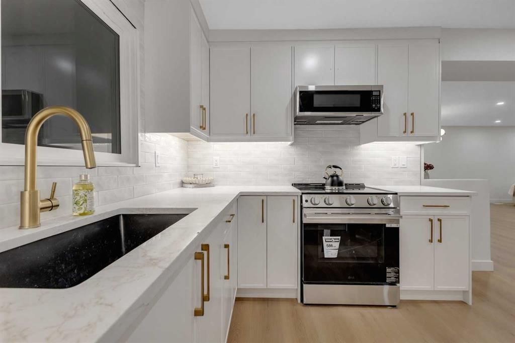 14115 Deer Run Boulevard SE, Calgary — photo 3 of 50