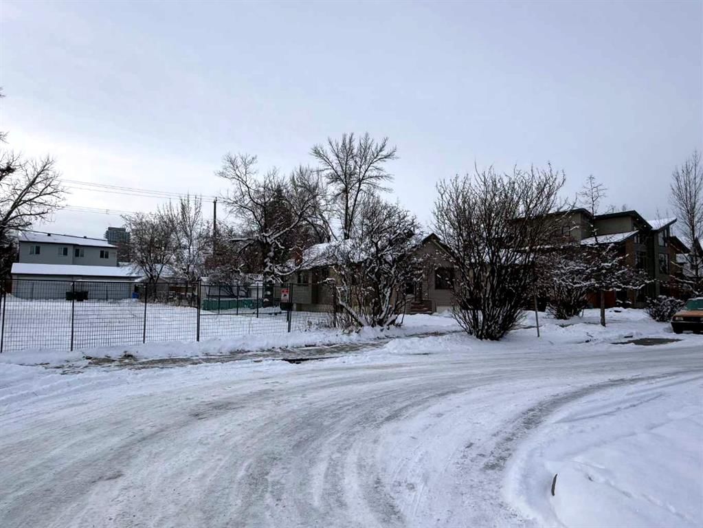 1611 Bowness Road NW, Calgary — photo 2 of 9