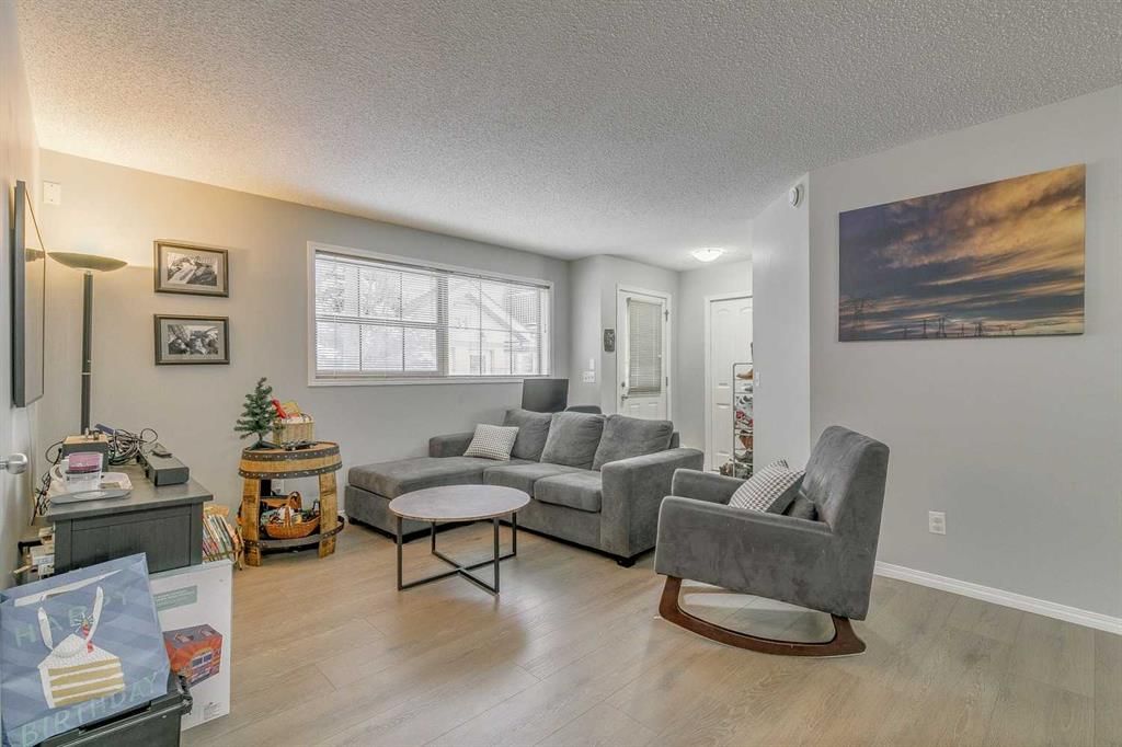 105, 27 Everridge Square SW, Calgary — photo 5 of 16