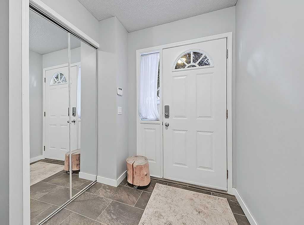 3, 119 23 Avenue NE, Calgary — photo 4 of 32
