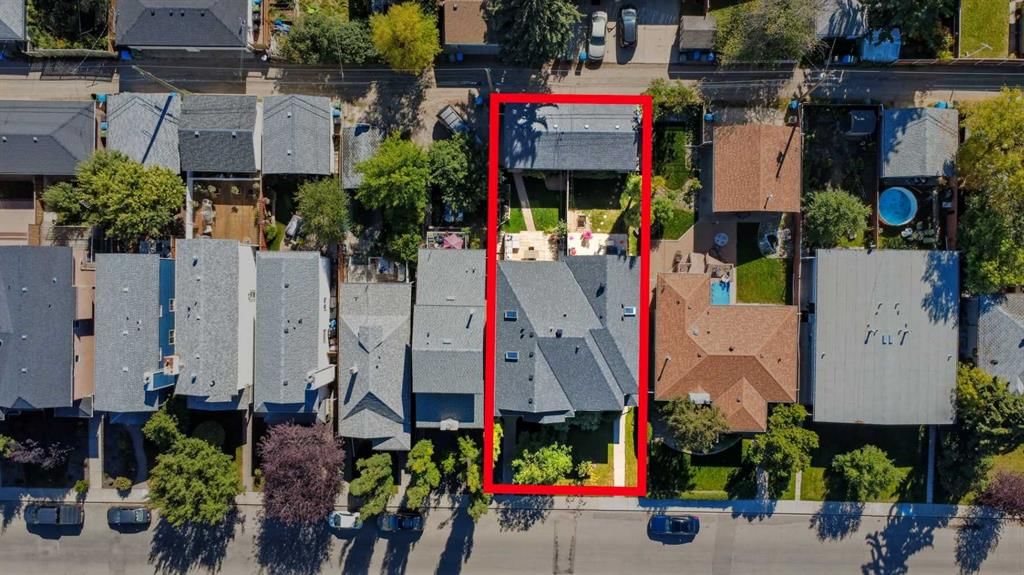 215 23 Avenue NE, Calgary — photo 3 of 41