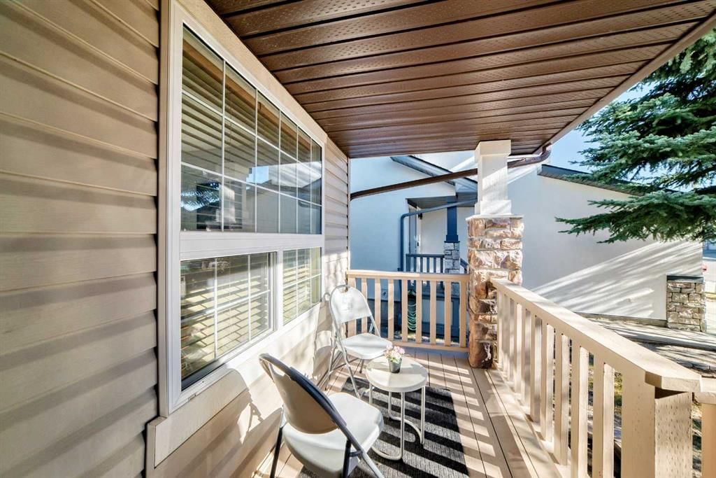 307 Panatella Court NW, Calgary — photo 3 of 47