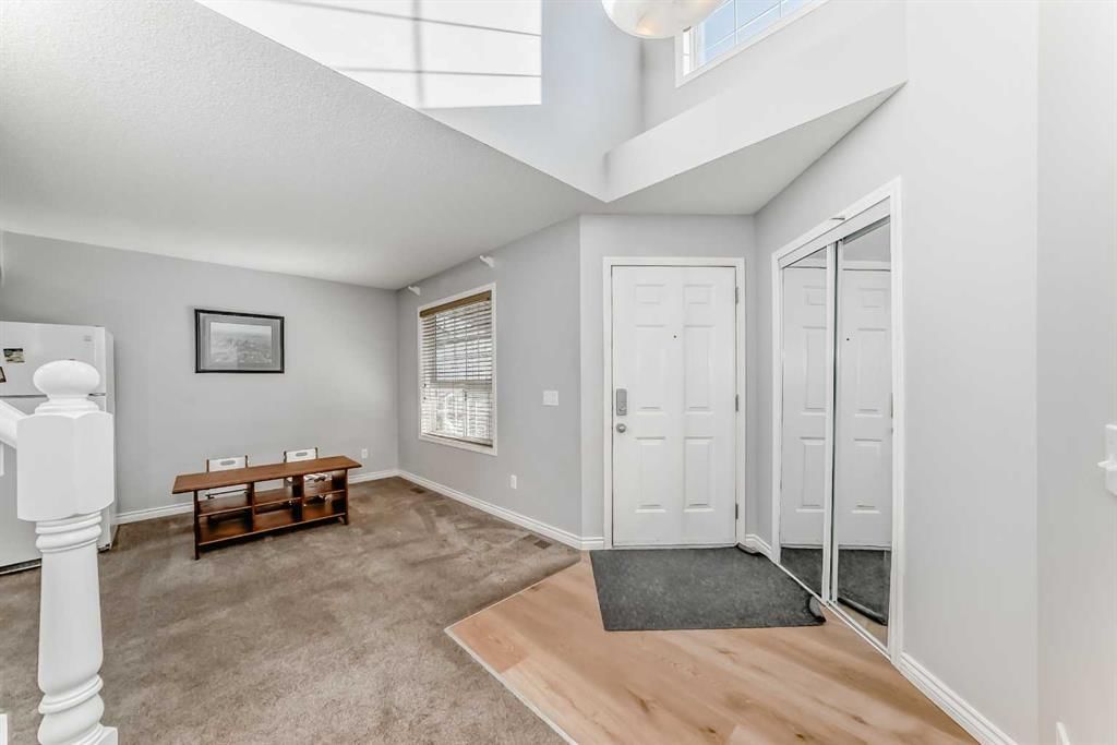307 Panatella Court NW, Calgary — photo 5 of 47