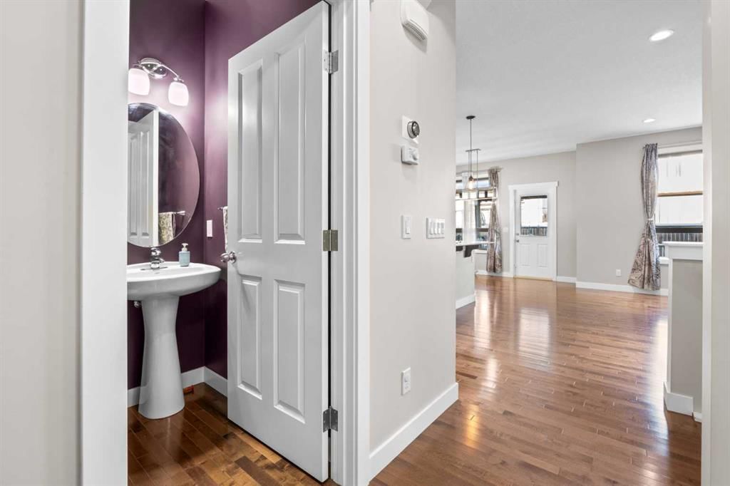 24 Panatella Square NW, Calgary — photo 4 of 47