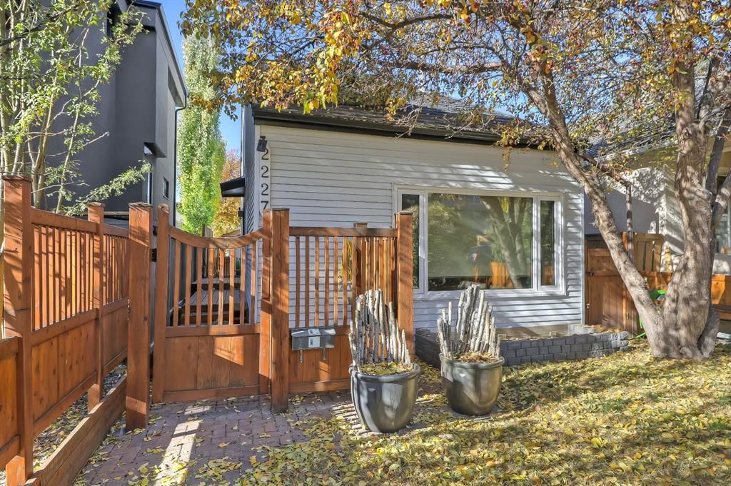 2227 30 Street SW, Calgary — photo 2 of 12