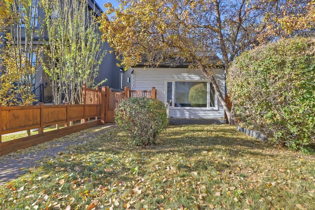 2227 30 Street SW, Calgary — photo 3 of 12