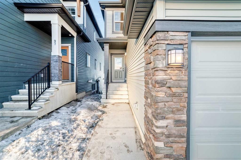 101 Walgrove Bay SE, Calgary — photo 2 of 35