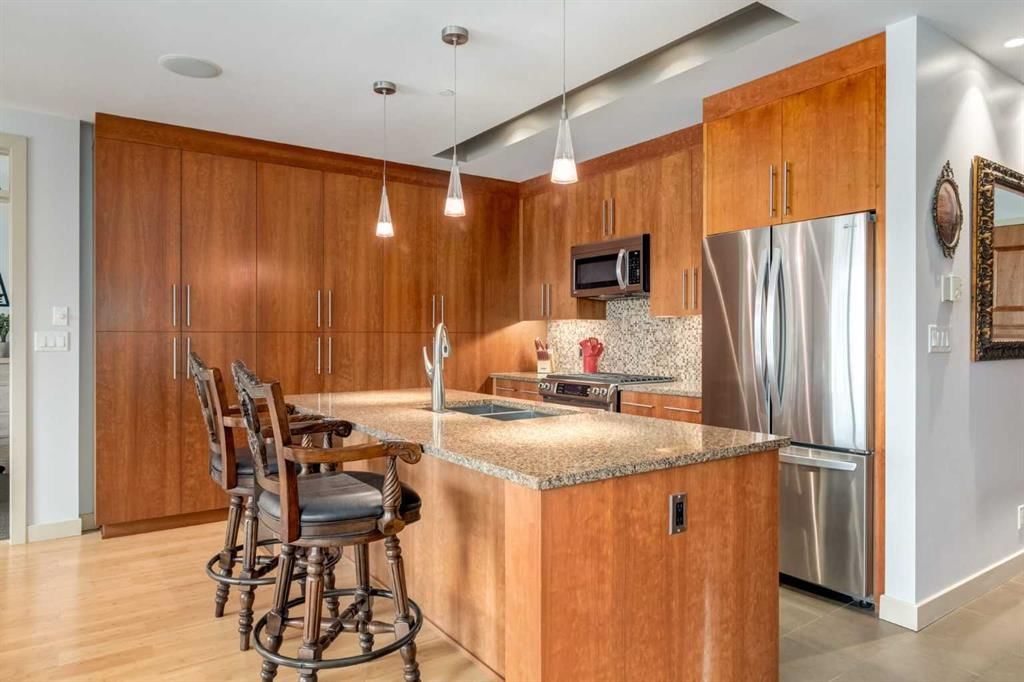 803, 701 3 Avenue SW, Calgary — photo 3 of 47
