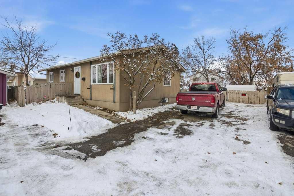 1207 Olympia Drive SE, Calgary — photo 2 of 49
