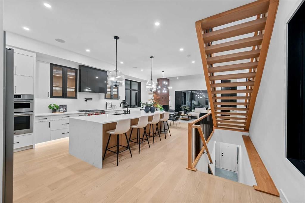 3112 13 Avenue SW, Calgary — photo 4 of 50