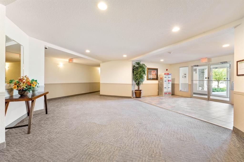 1102, 2395 Eversyde Avenue SW, Calgary — photo 5 of 32