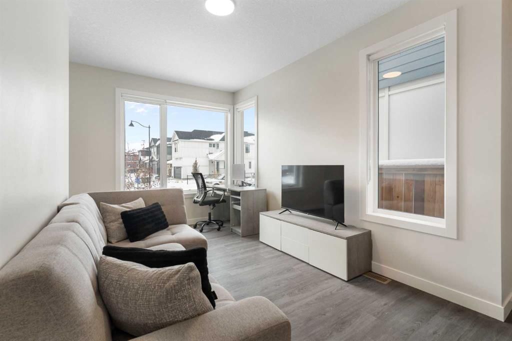 122 Homestead Boulevard NE, Calgary — photo 4 of 33