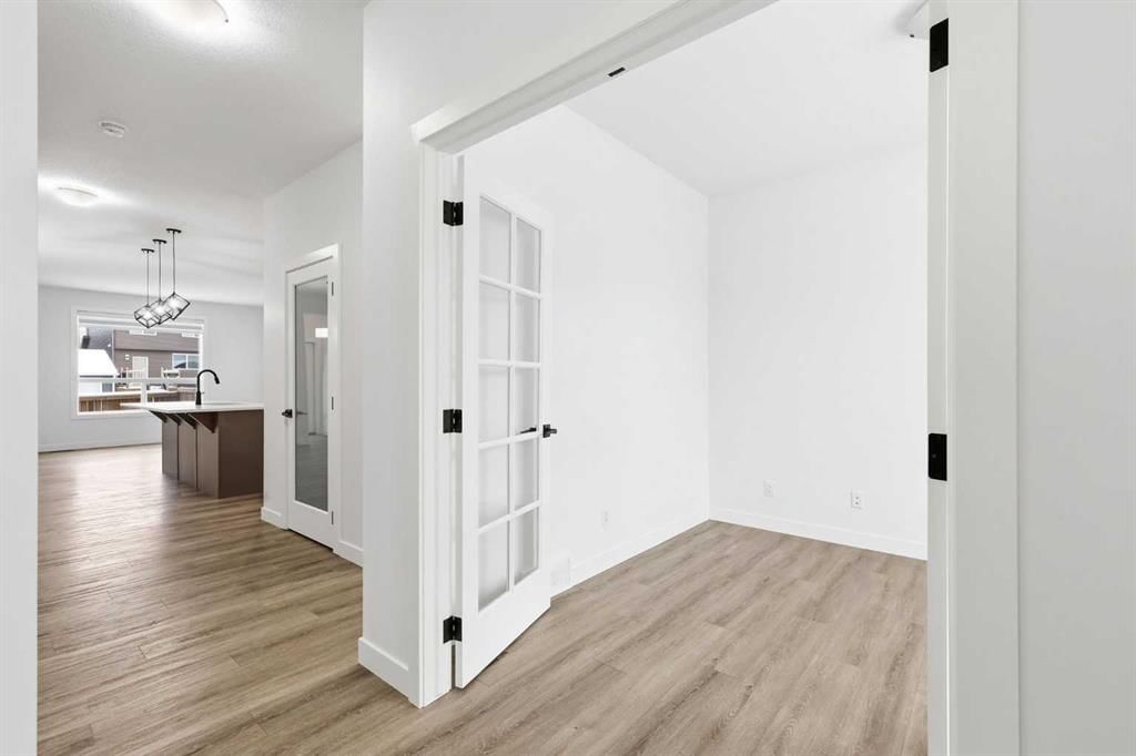 64 Ambleton Street NW, Calgary — photo 4 of 48