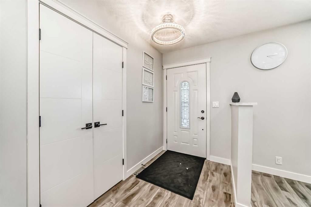 87 Rundleson Way NE, Calgary — photo 3 of 48