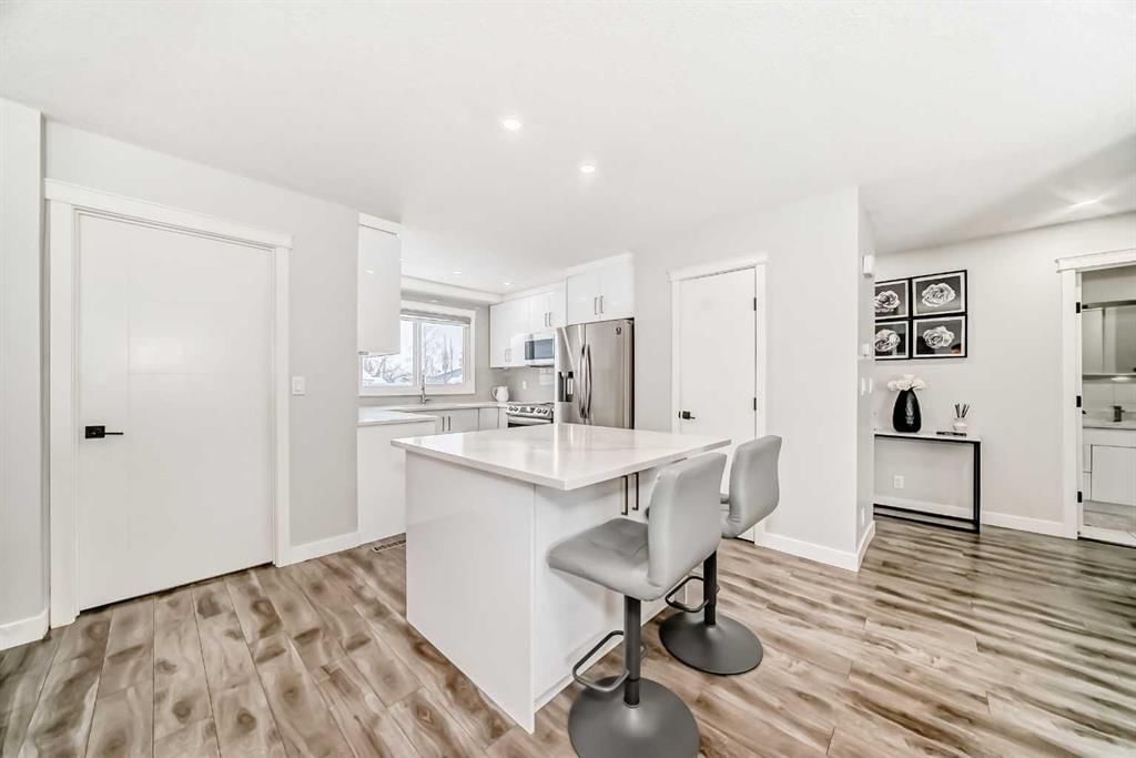 87 Rundleson Way NE, Calgary — photo 4 of 48