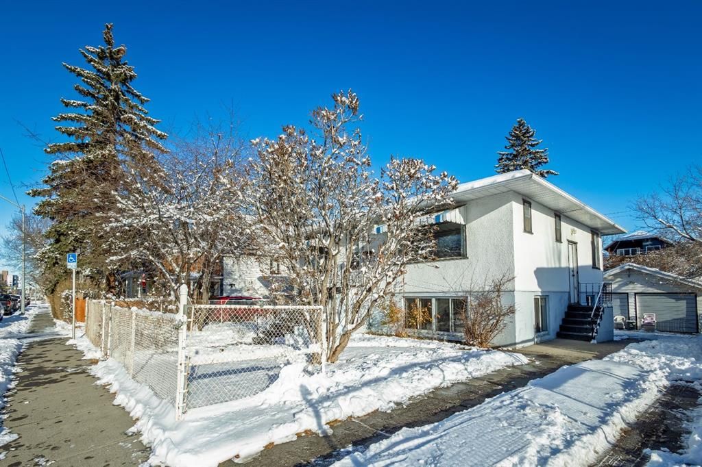 1126 8 Street SE, Calgary — photo 2 of 35