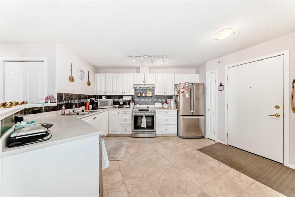 410, 5000 Somervale Court SW, Calgary — photo 4 of 43