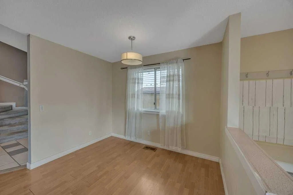 32 Martindale Boulevard NE, Calgary — photo 4 of 28