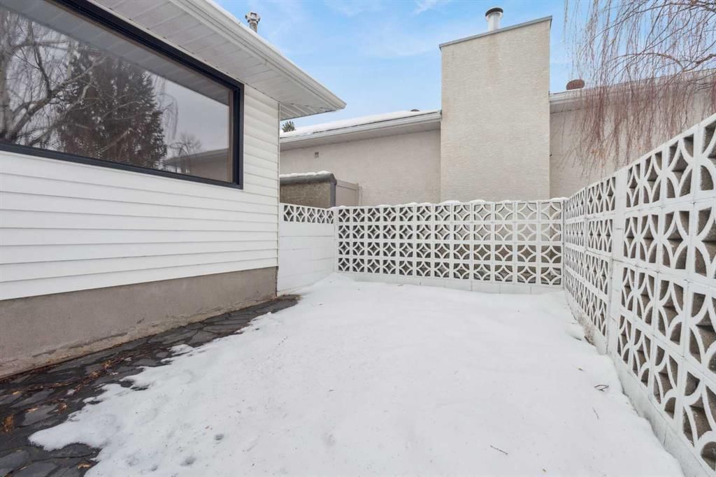 427 Tache Avenue NW, Calgary — photo 3 of 34