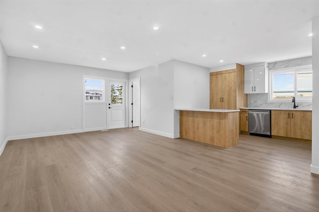 150 Pinehill Road NE, Calgary — photo 3 of 36