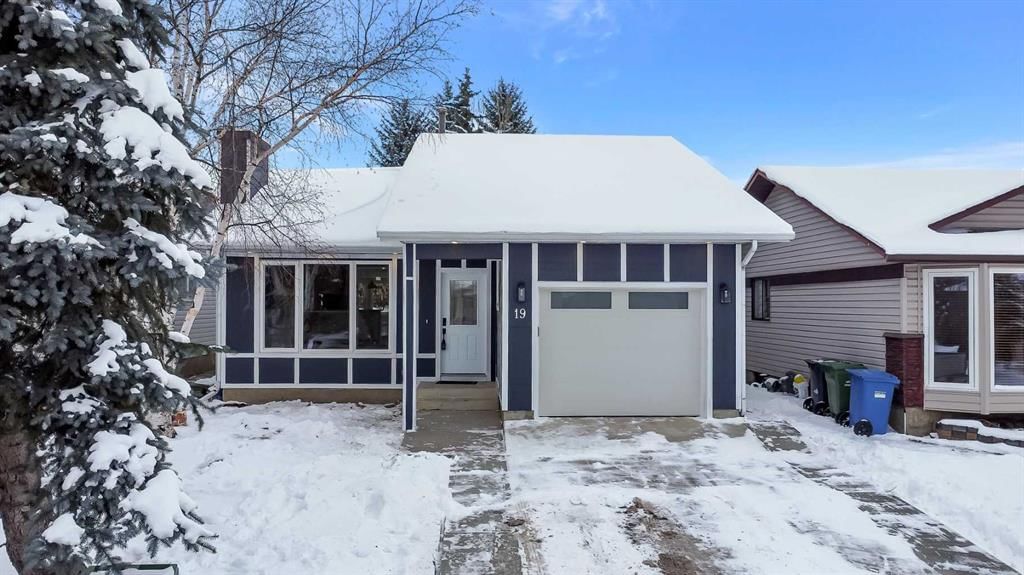 19 Cedargrove Place SW, Calgary — main listing photo