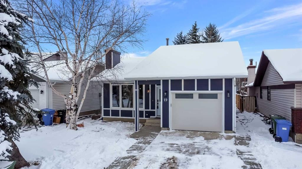 19 Cedargrove Place SW, Calgary — photo 2 of 49