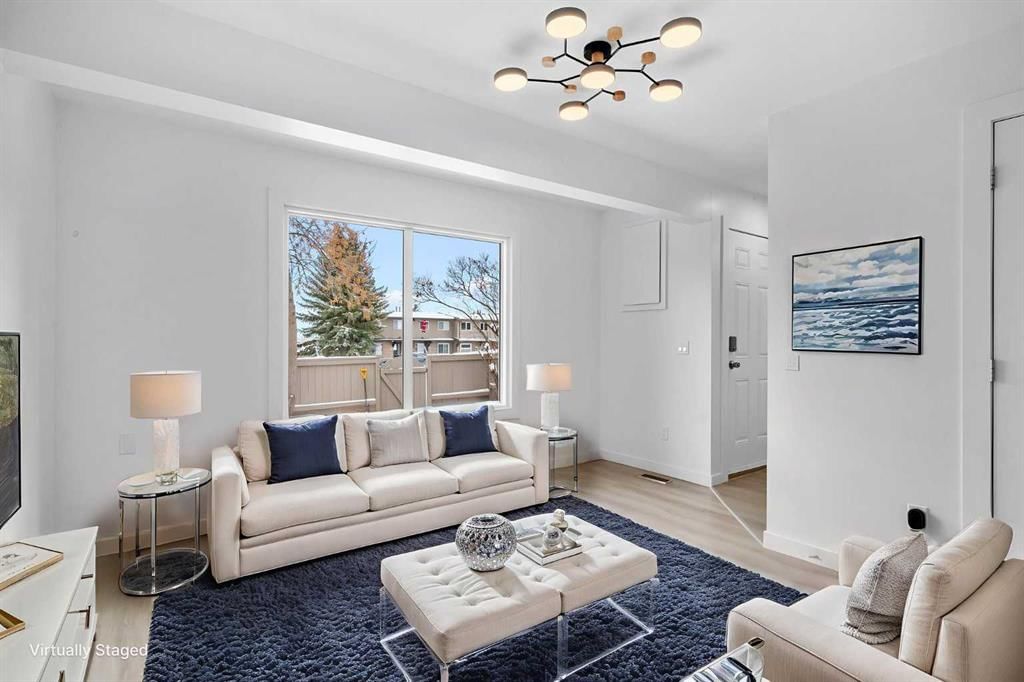 10, 1055 72 Avenue NW, Calgary — main listing photo