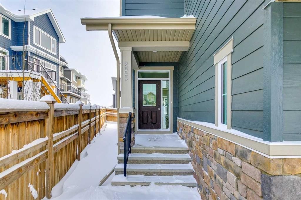 285 Creekstone Hill SW, Calgary — photo 3 of 47
