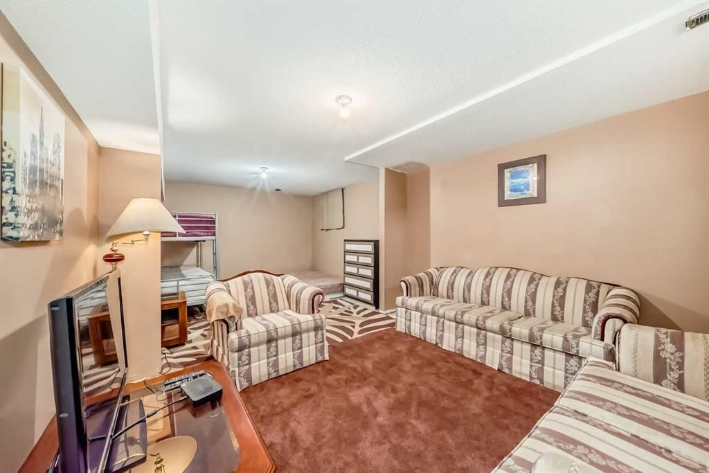 3, 103 Pinehill Place NE, Calgary — photo 5 of 25
