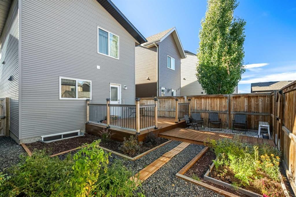 24 Copperpond Park SE, Calgary — photo 5 of 48