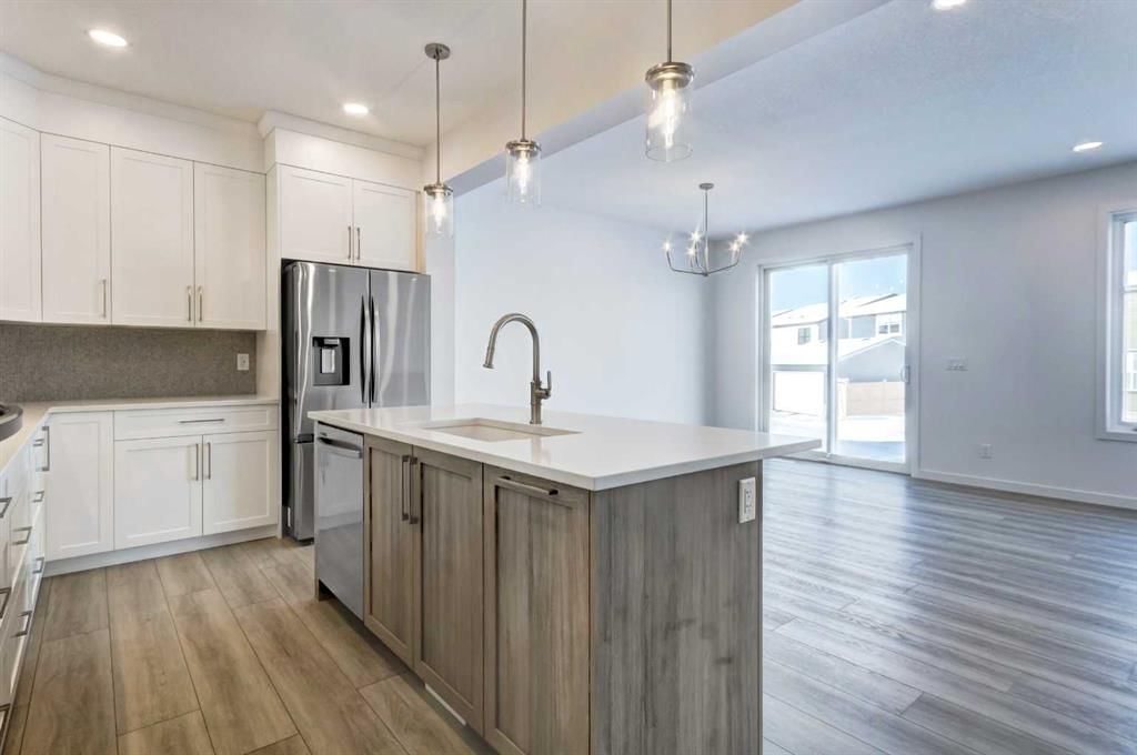 52 Magnolia Green SE, Calgary — photo 3 of 37