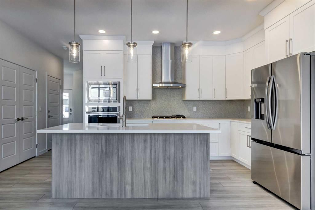 52 Magnolia Green SE, Calgary — photo 4 of 37