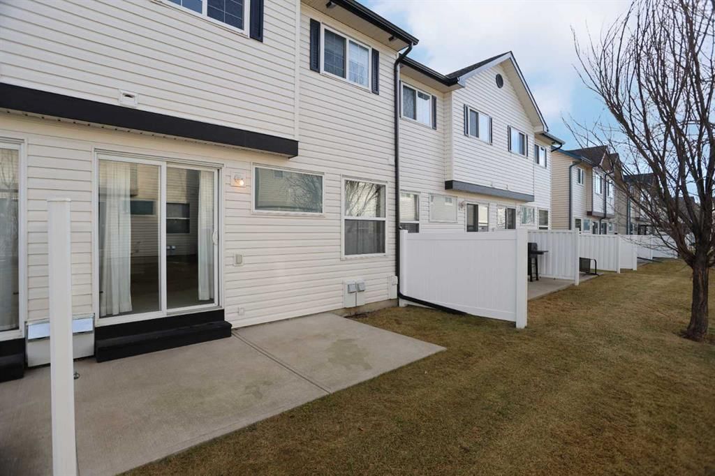 322 Country Village Cape NE, Calgary — photo 4 of 27