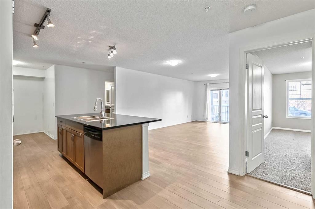 104, 250 New Brighton Villas SE, Calgary — photo 4 of 24