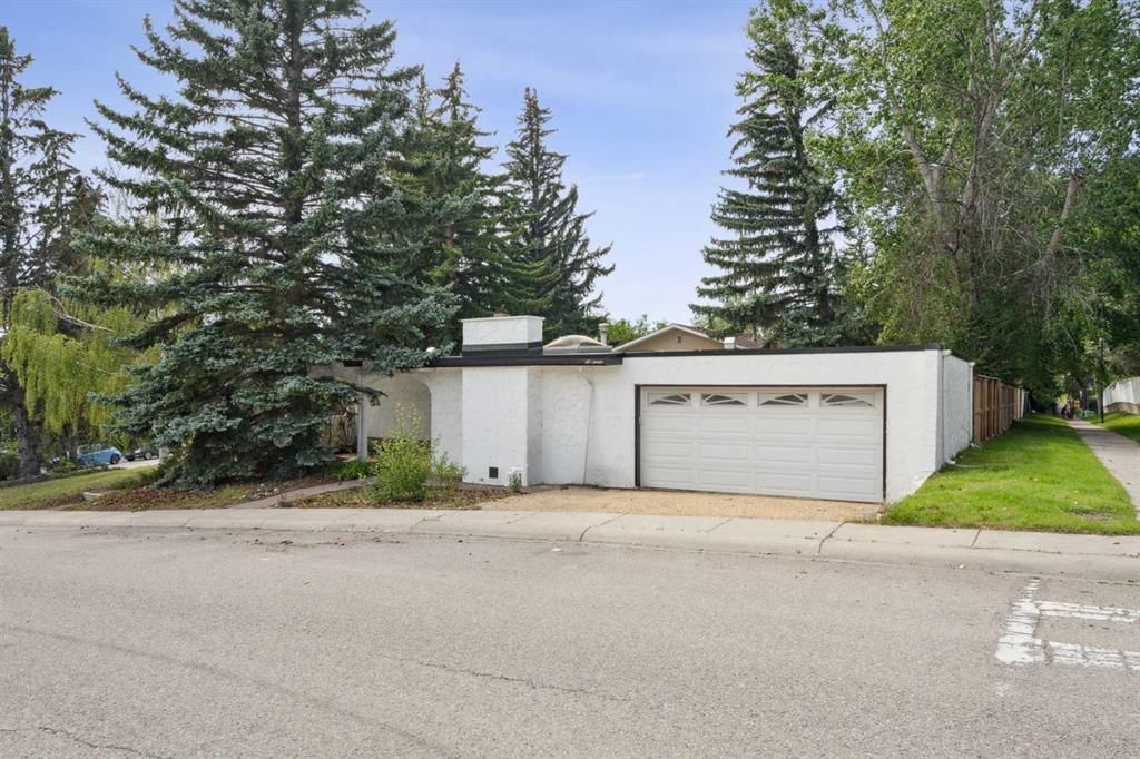 114 Dalgleish Bay NW, Calgary — photo 2 of 44