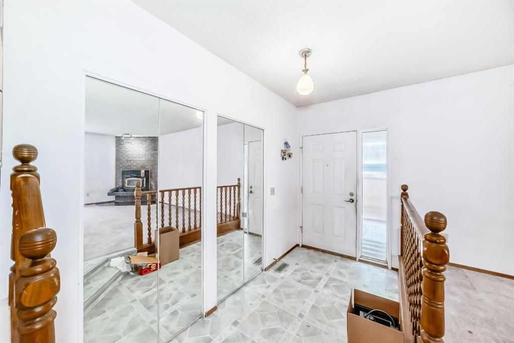 11 Falwood Place NE, Calgary — photo 5 of 17
