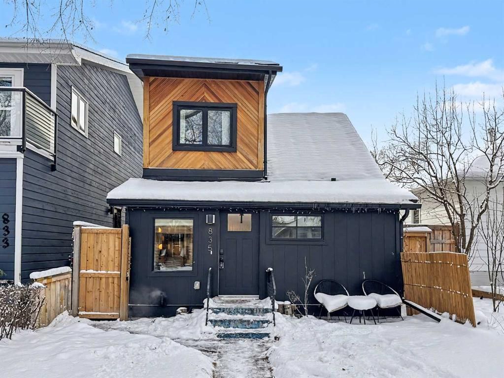 835 18 Avenue NW, Calgary — main listing photo