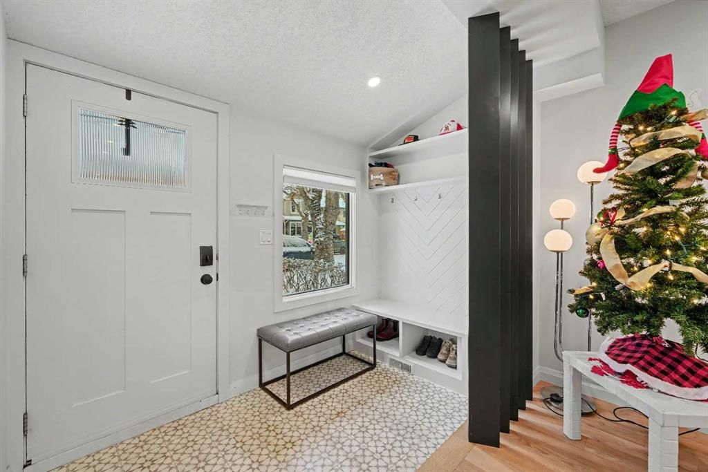 835 18 Avenue NW, Calgary — photo 2 of 42