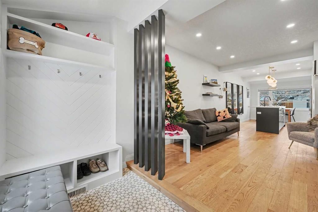 835 18 Avenue NW, Calgary — photo 3 of 42