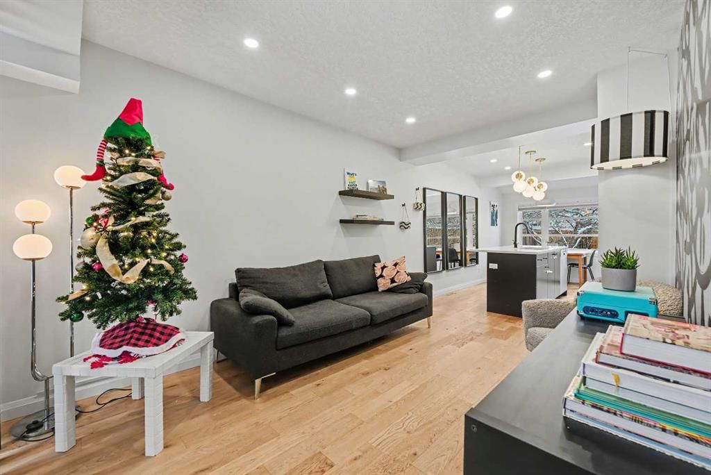 835 18 Avenue NW, Calgary — photo 4 of 42