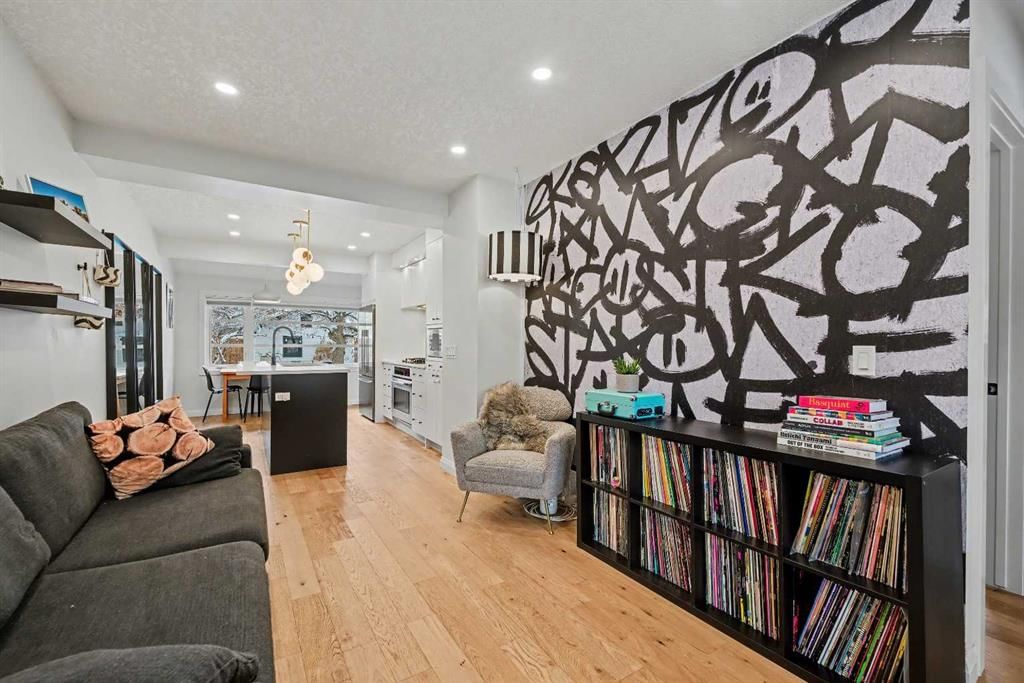 835 18 Avenue NW, Calgary — photo 5 of 42